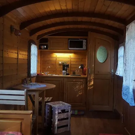 Semesterbostad Les Roulottes Vesta