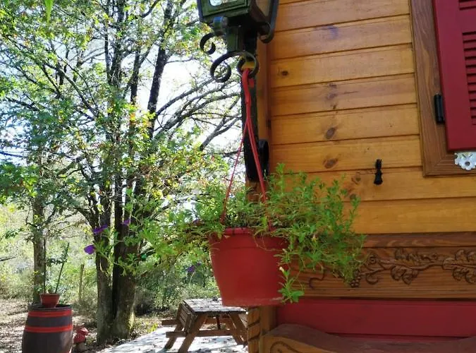 Ferienhaus Les Roulottes Vesta Léognan