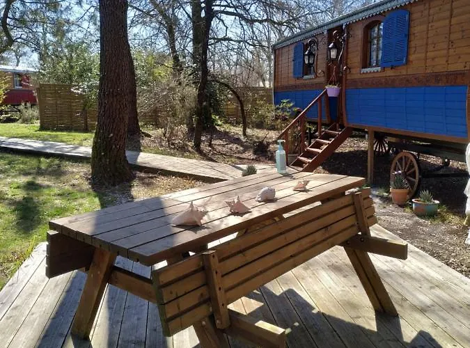 Les Roulottes Vesta Prázdninový dům Léognan