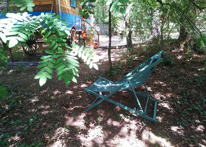 Les Roulottes Vesta Ferienhaus Léognan